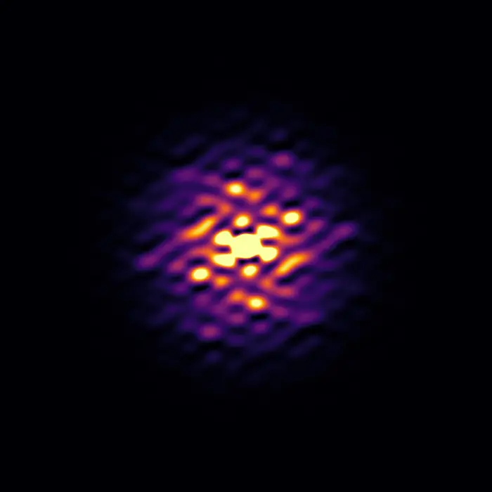 Diffraction pattern of structure bromothing