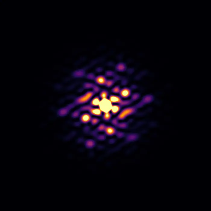 Diffraction pattern of structure chlorothing