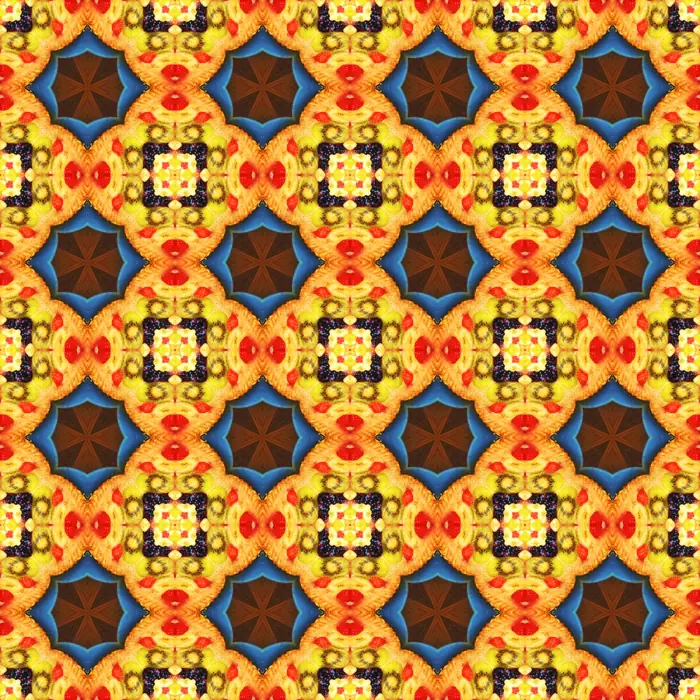 15. Kaleidoscope of a handmade fruit tart and its Fourier transform (crystal size: 30 fruit tarts), real space