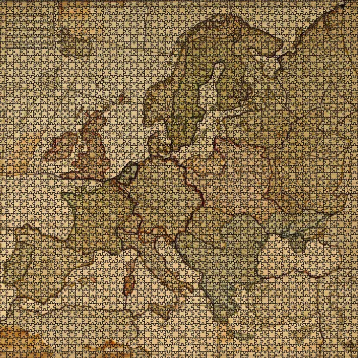 39. A jigsaw puzzle and its Fourier transform (Puzzle size: 25600 pieces) Picture for the puzzle: "Europe divided into its kingdoms, etc." by John Spilsbury, 1766, real space